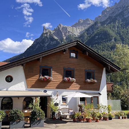 Gaestehaus Edlhuber Миттенвальд Экстерьер фото
