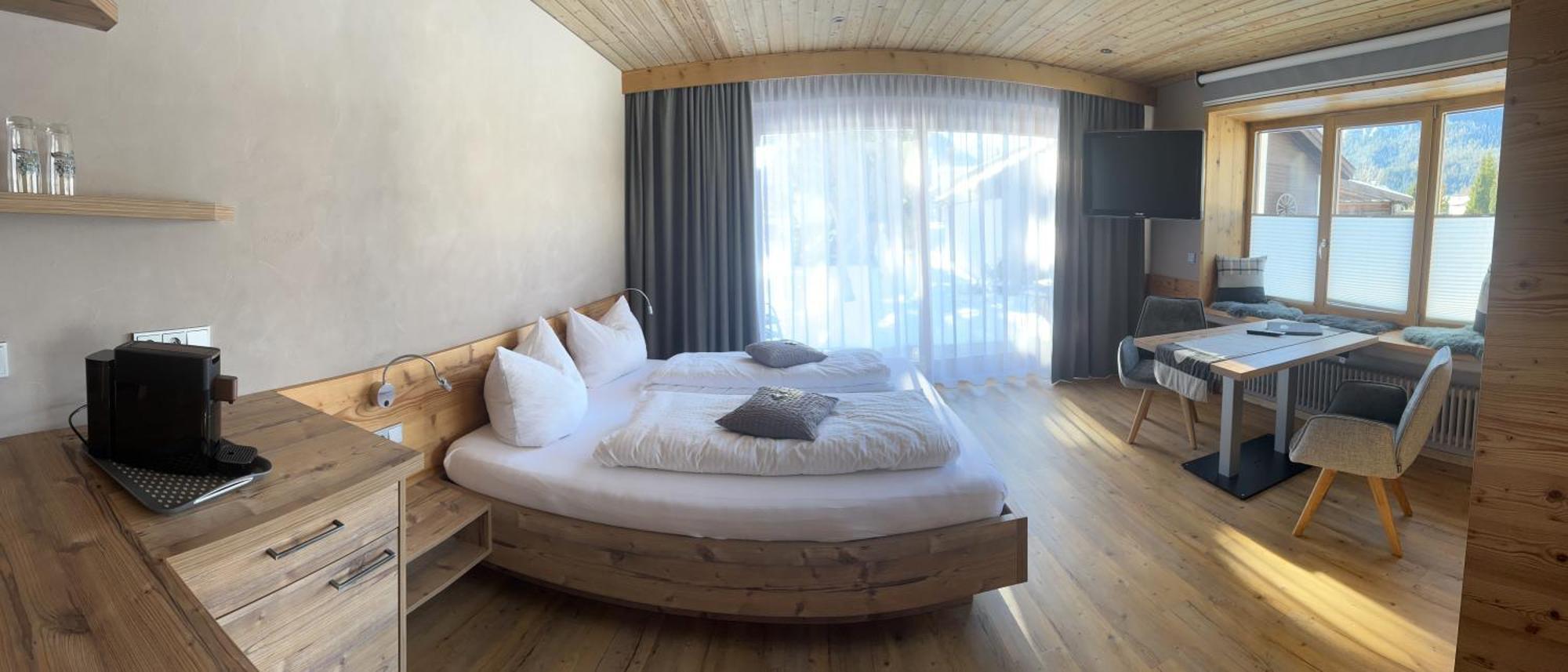Gaestehaus Edlhuber Миттенвальд Экстерьер фото