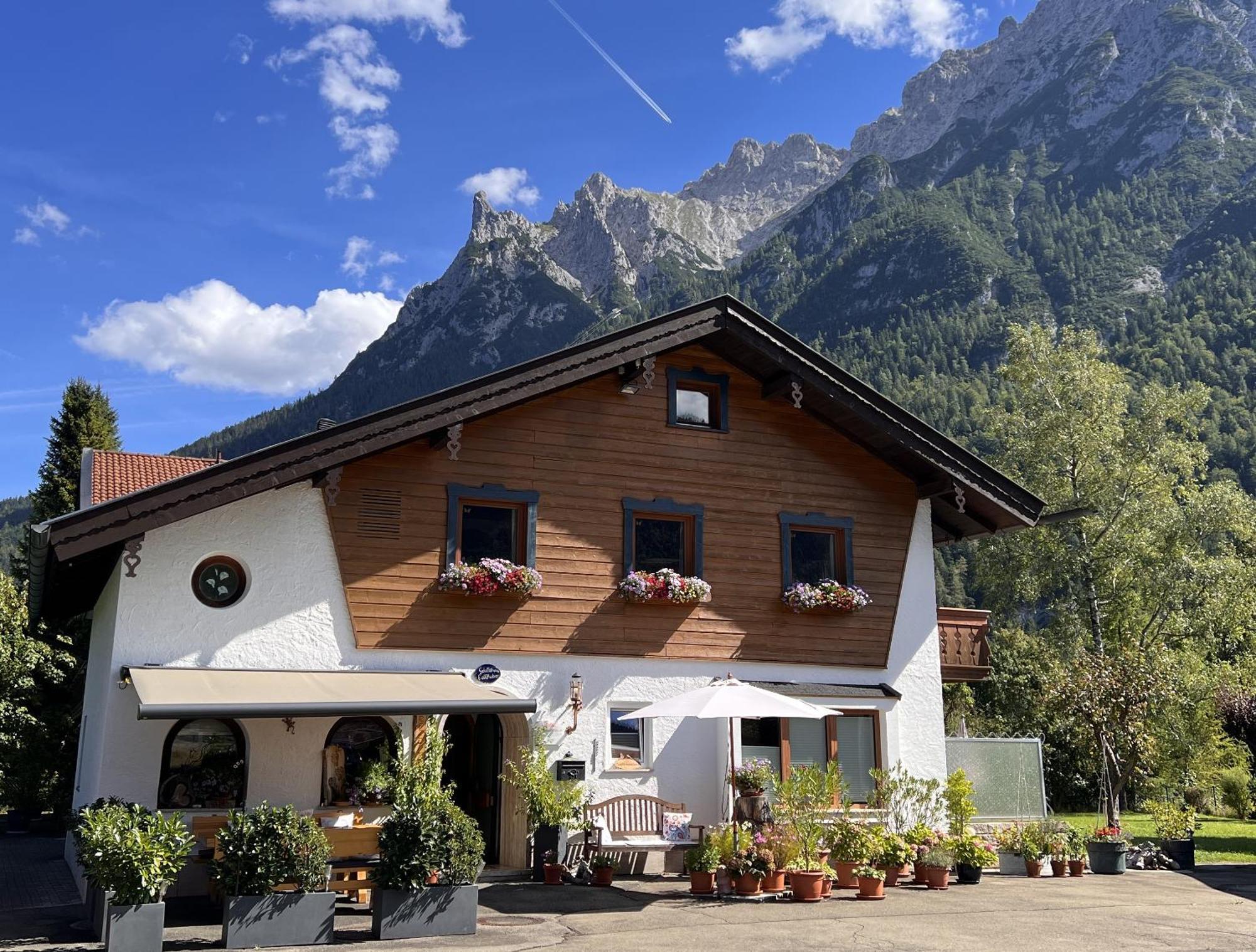 Gaestehaus Edlhuber Миттенвальд Экстерьер фото