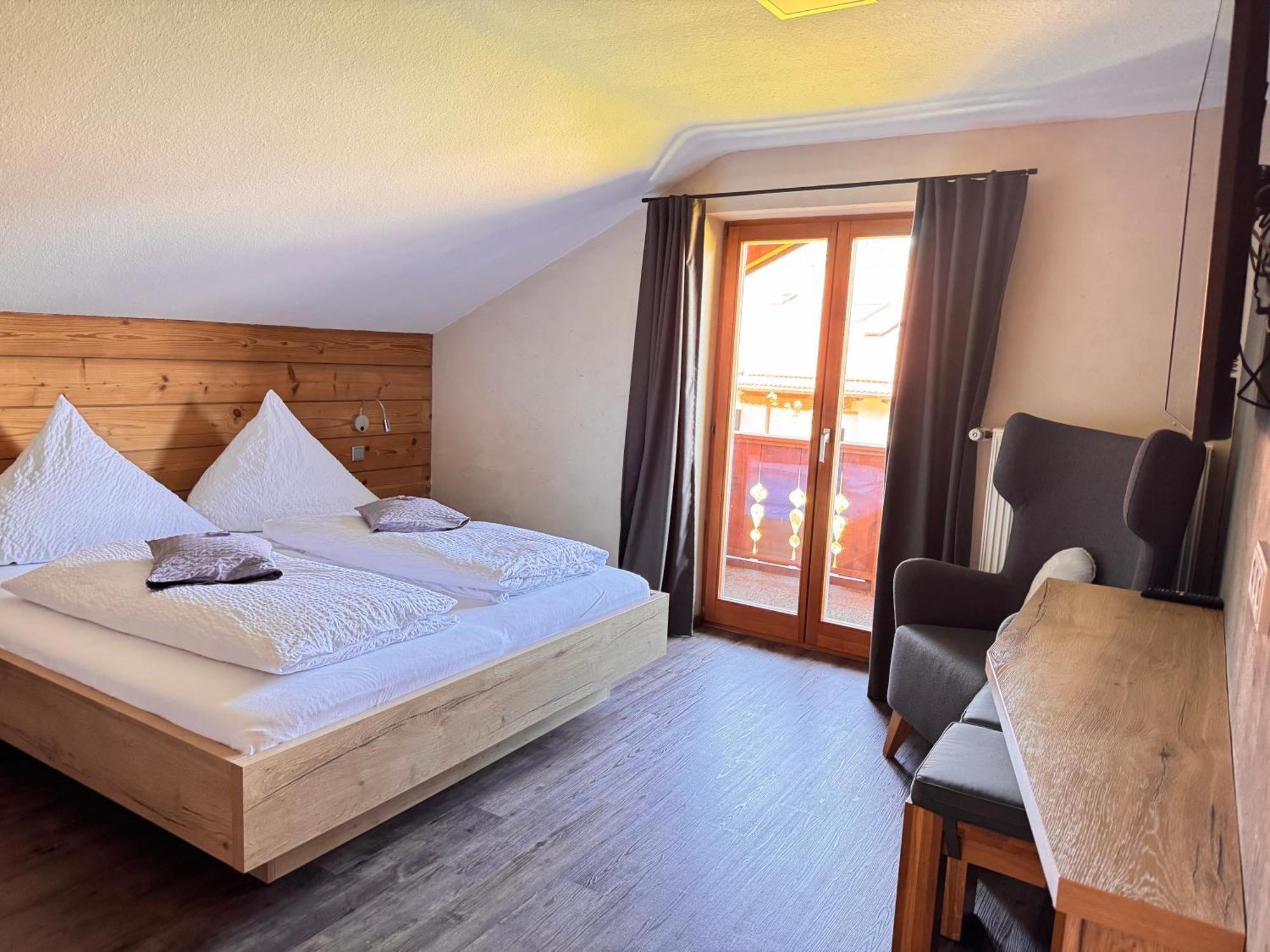 Gaestehaus Edlhuber Миттенвальд Экстерьер фото