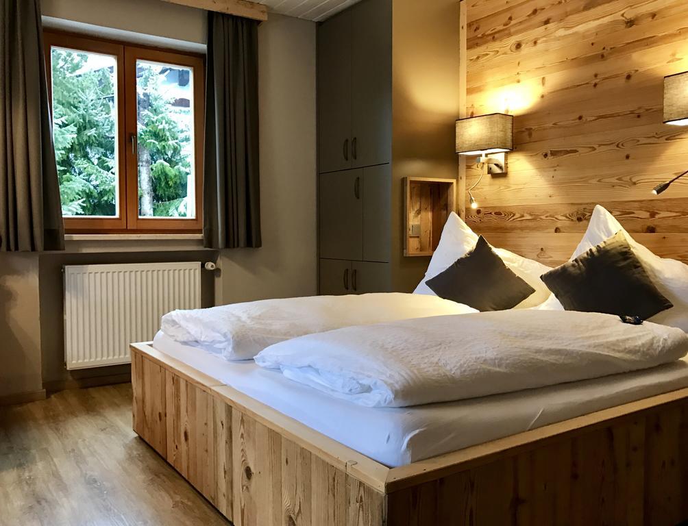 Gaestehaus Edlhuber Миттенвальд Экстерьер фото