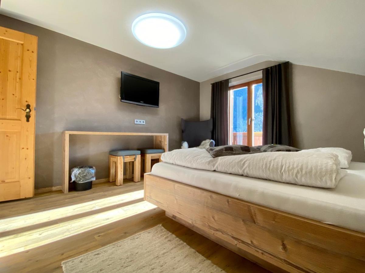 Gaestehaus Edlhuber Миттенвальд Экстерьер фото